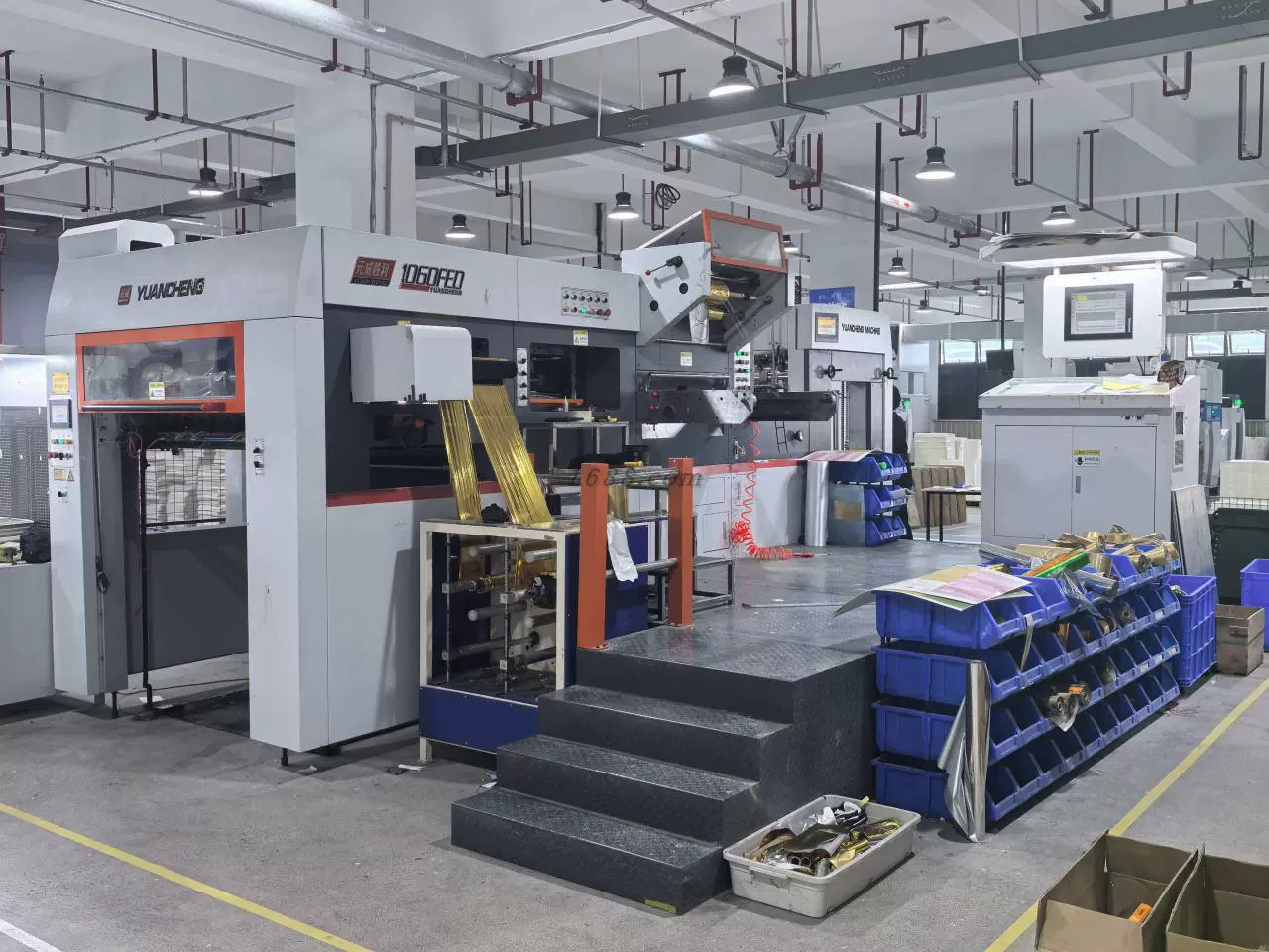 Custom packaging engineering blueprints and structural dieline specifications