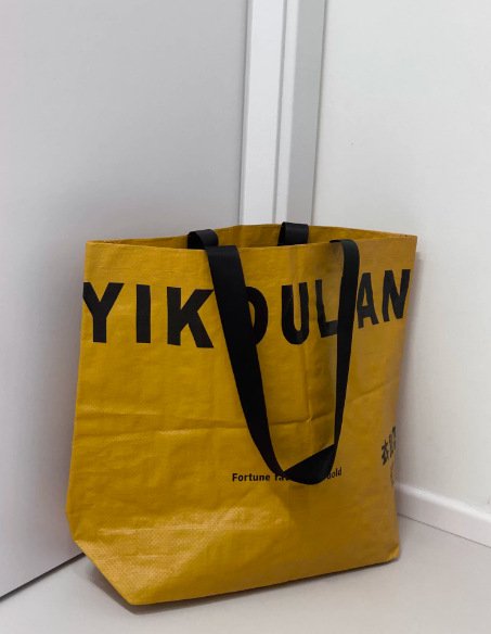 Custom paper carrier bags for retail and supermarket shopping