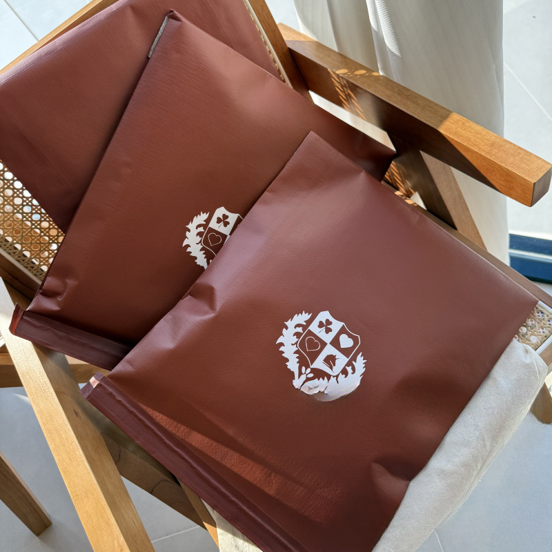 Apparel Paper Mailers for Fashion E-Commerce